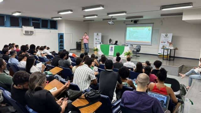 UYJxAn3q-II-Seminario-de-Pesquisa-do-PPGECEA-ft-ed-santos-acorda-cidade2