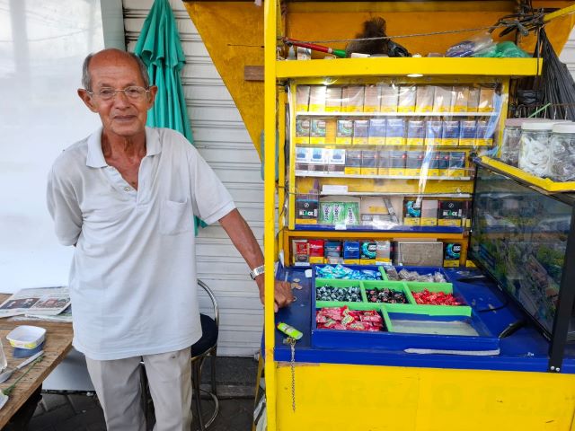 Walter-Perdiz-Justus-idoso-barraca-centro-de-feira-de-santana-foto-paulo-jose-acorda-cidade1