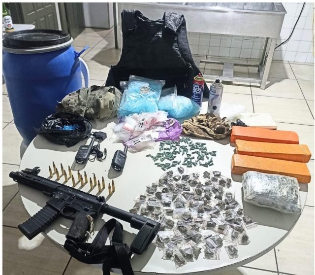 apreensao-de-drogas-e-arma-em-Simoes-filho