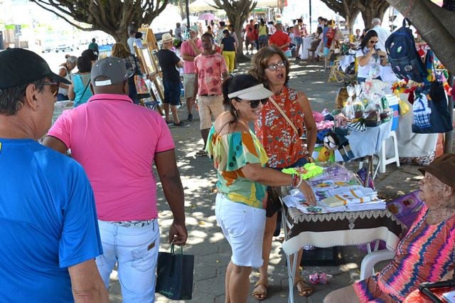 atJLOHLq-domingo-Feira-vai