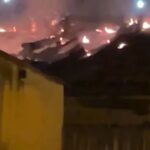 h70lINLL-casa-incendiada
