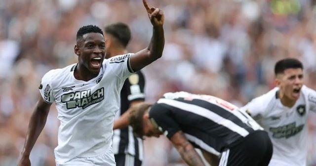 jogador-henrique-botafogo-foto-Foto-Vitor-Silva-Botafogo