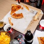 uma-pizza-deliciosa-na-festa_23-2151309422