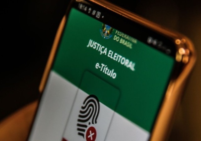 Aplicativo-e-titulo_-Marcello-Casal-Agencia-Brasil