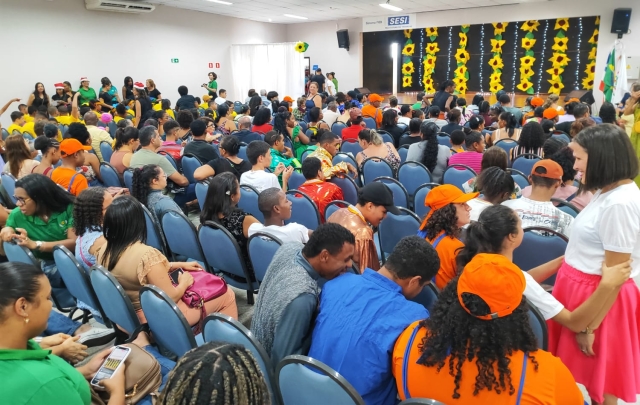Espetaculo-celebra-40-anos-da-Apae-ft-ed-santos-acorda-cidade-1
