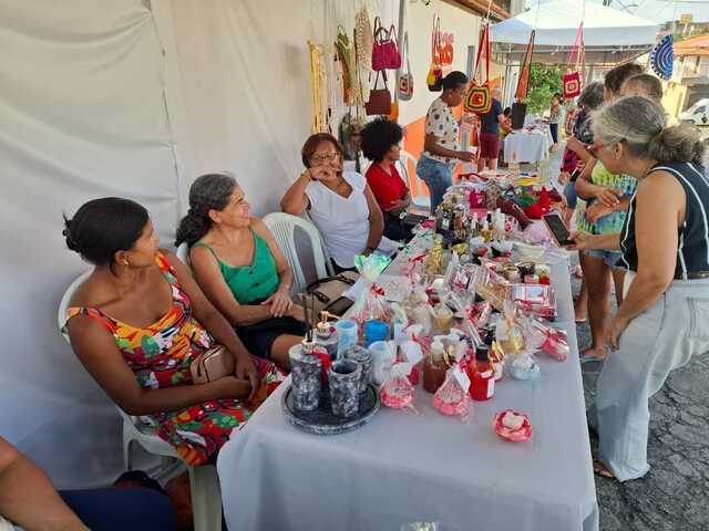 Feira-Solidarizar-da-Ideia-a-Acao-Instituto-promove-capacitacao-gratuita-e-geracao-de-renda-11