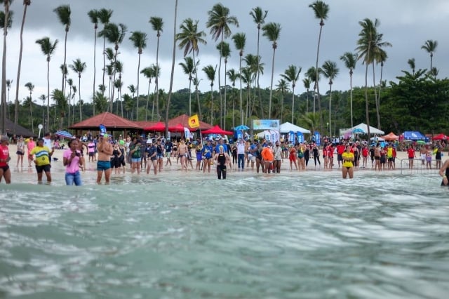 Natacao-e-mar-aberto-na-Praia-de-Inema-02