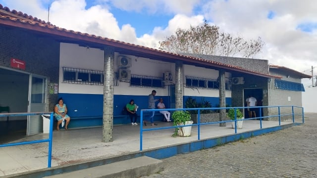 Policlinica-do-Feira-X-ft-ed-santos-acorda-cidade