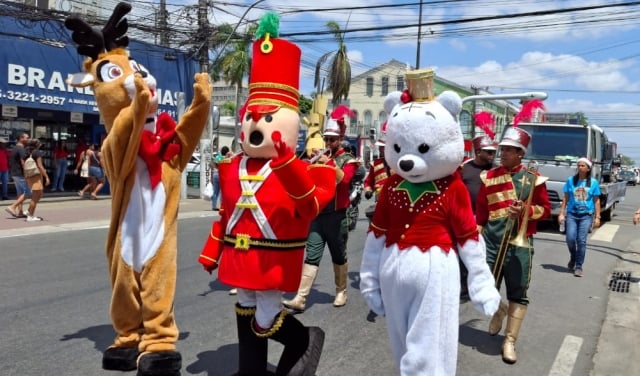 desfile-tematico-de-natal-da-CDL-ft-paulo-jose-acorda-cidade02