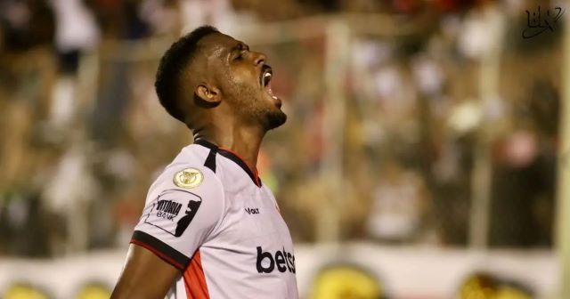 jogador-futebol-vitoria-foto-reproducao-