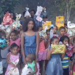 p0rOoeMo-distribuicao-de-brinquedos-foto-captura-de-video