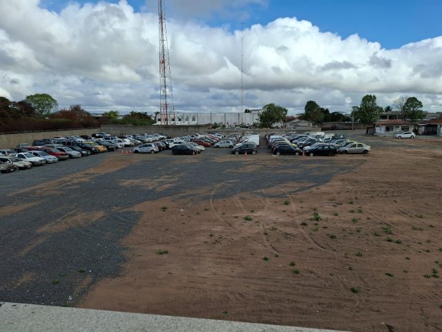 patio-irregular-detran-bairro-mangabeira-carros-veiculos-parados-dengue-foto-paulo-jose-acorda-cidade
