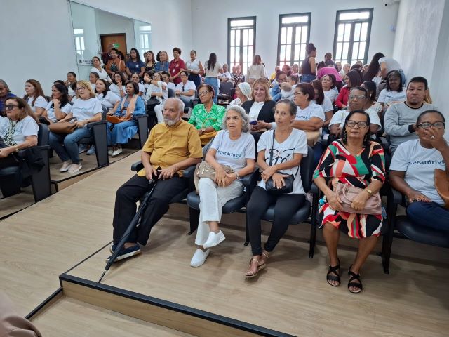 professores-na-camara-de-vereadores-de-feira-de-santana-precatorios-foto-paulo-jose-acorda-cidade