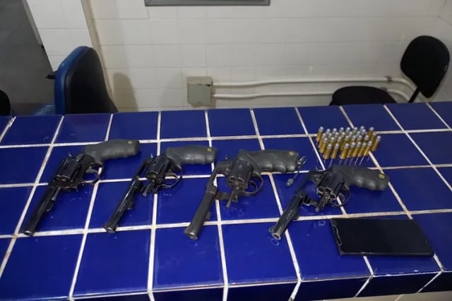 0475-achei-sudoeste-brumado-pm-apreende-armas-furtadas-do-banco-do-brasil