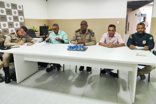 Conselho-discutiu-transporte-clandestino-com-Forcas-de-Seguranca-ft-ed-santos-acorda-cidade