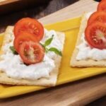 Delicita-Personal-Cracker-com-Creme-de-Queijo-e-Tomatinho-01