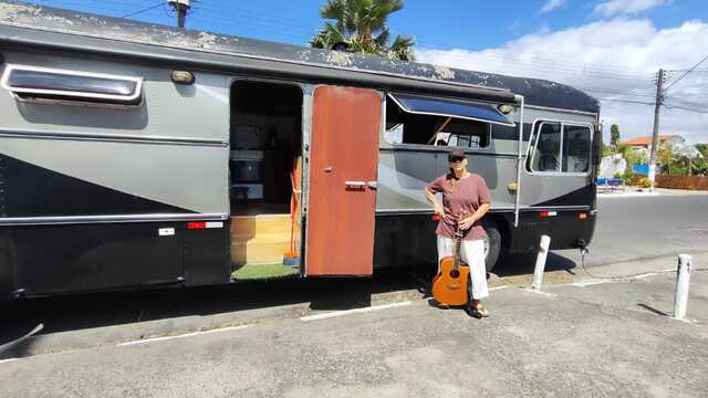 Morando-em-um-motorhome-em-Feira-de-Santana-cantora-e-compositora-do-RJ-fala-sobre-rotina-e-estilo-de-vida-1