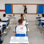 OnH2R5cI-professor-sala-de-aula-rede-estadual-foto-sec