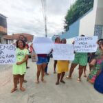 Pais-realizam-manifestacao-para-reivindicar-vagas-para-o-6o-ano-em-colegio-na-rede-estadual-ft-paulo-jose-acorda-cidade3