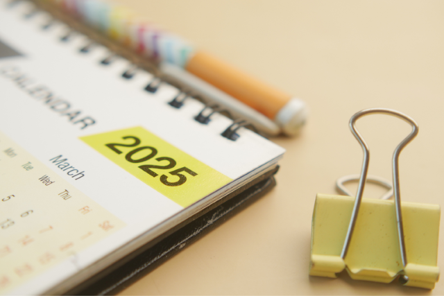 Q1AW1ZoH-calendario-2025