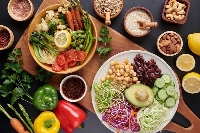 alimentacao-saudavel-ft-jcomp-freepik