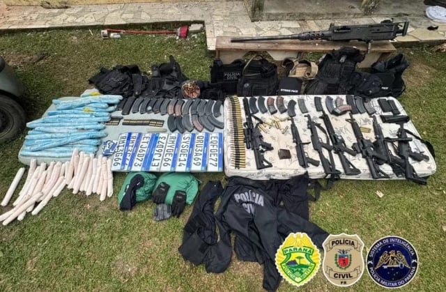 arsenal-de-guerra-encontrado-no-Parana-2