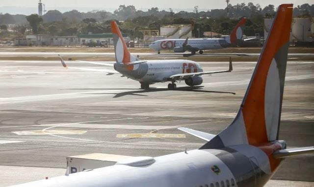avioes-aeroporto_mcamgo_abr_-gol-linhas-aereas-turismo