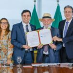 lula-presidente-ministro-da-educacao-camilo-santana-foto-Ricardo-Stuckert-PR