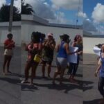 manifestacao-colegio-tempo-integral-aviario-foto-enviada-enviada-pelo-whatsapp1