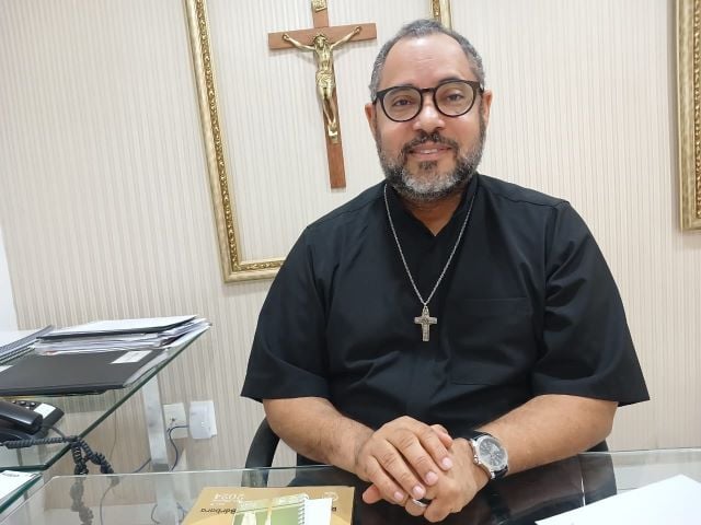 padre-Julio-Cesar-Santa-Barbara-
