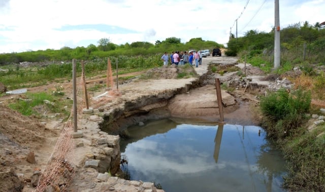 prefeitura-realiza-inspecao-em-Rua-2