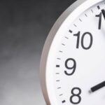 relogio-tempo-horas-extras-foto-freepik
