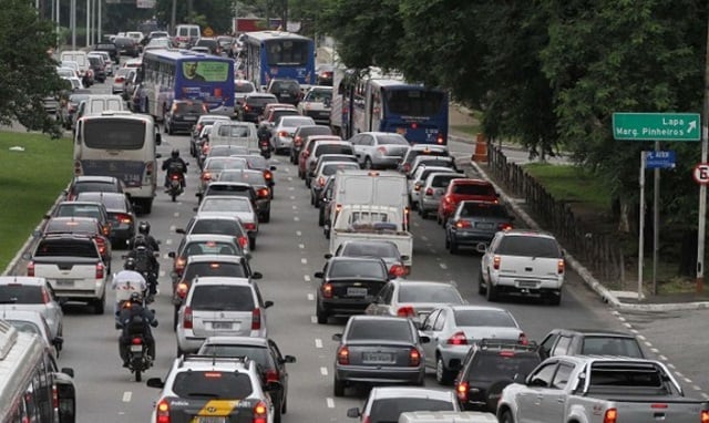 sp_transito_1-carros-transito-640
