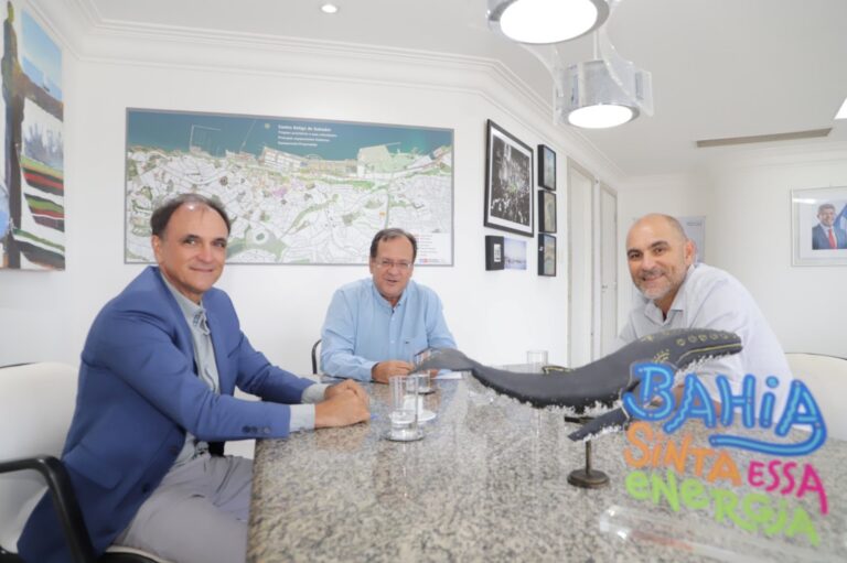 Comodoro-Ricardo-Dantas-titular-da-Setur-BA-Mauricio-Bacelar-e-gerente-geral-de-Esportes-do-YCB-Luis-Pato