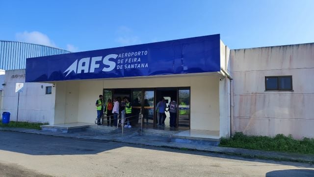 D8WBmaJI-aeroporto-de-feira-