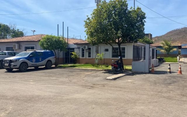 Funcionario-e-preso-suspeito-de-furtar-alimentos-no-deposito-de-escola-e-tentar-vender-para-mercado