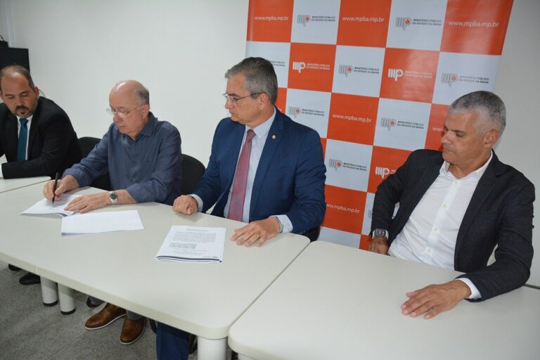 Prefeitura-e-Ministerio-Publico-assinam-TAC-para-antecipacao-do-pagamento-dos-precatorios-do-Fundef-1
