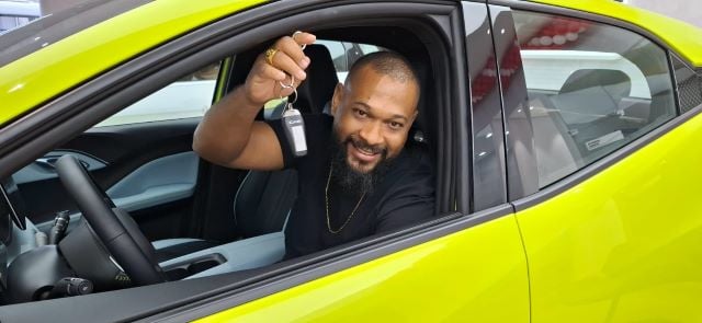 Sergio-Oliveira-Nunes-camacari-ganhador-promocao-sorte-na-garagem-2024-carro-foto-paulo-jose-acorda-cidade