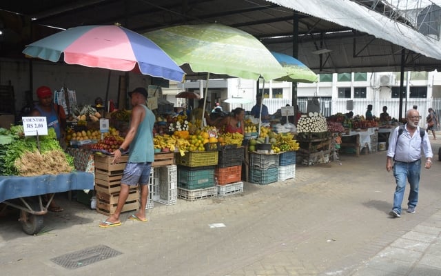 Sq6wIMTp-Feira-livre-da-praca-Bernardino-Bahia-1