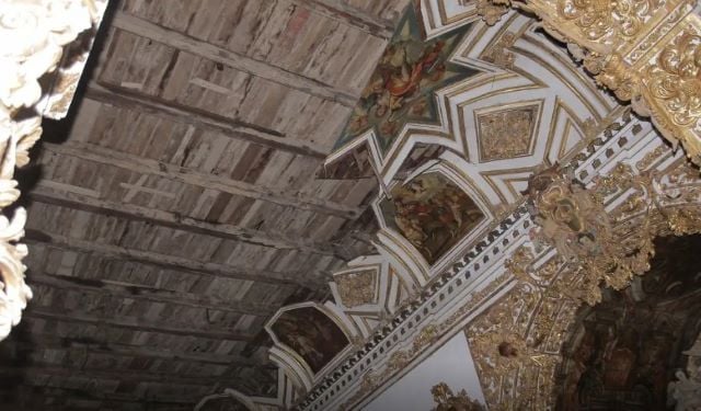desabamento-de-parte-do-teto-de-igreja