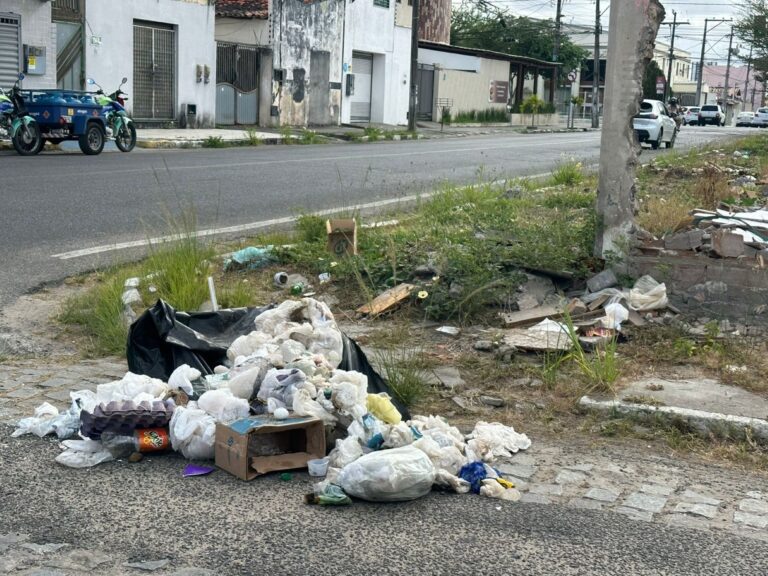 Avenida-Maria-Quiteria-com-a-R-Conego-Jose-Cupertino-de-Lacerda-Foto-leitor-Acorda-Cidade