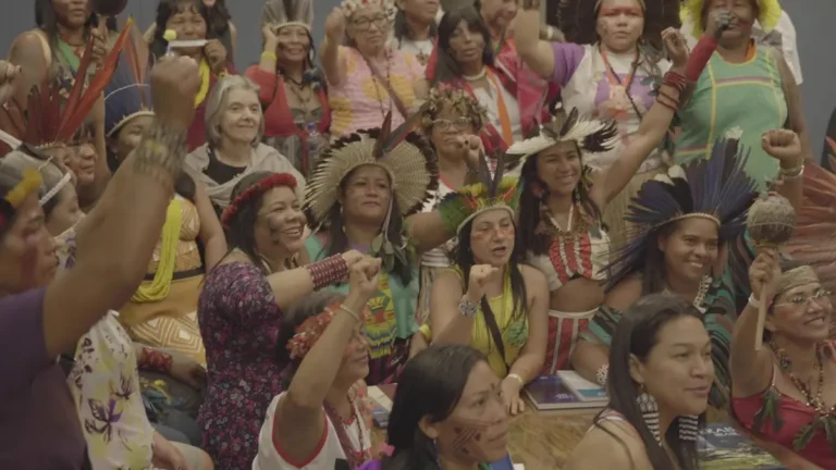 BvjP40al-Filme-As-Indigenas-da-Terra