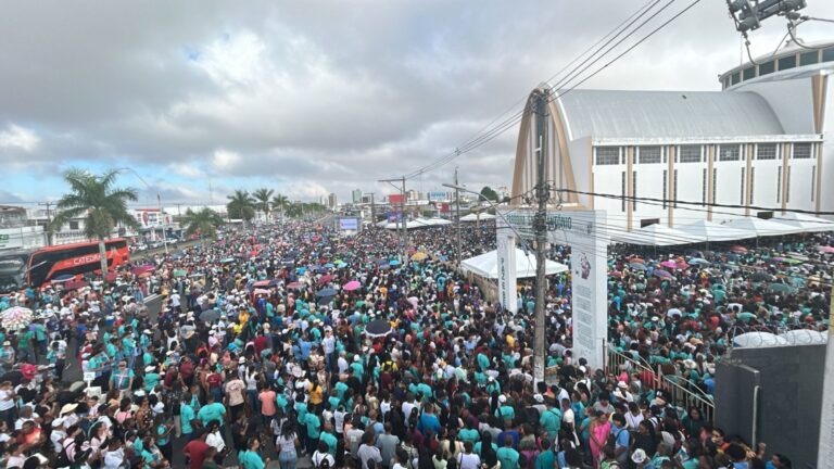 Caminhada-do-Perdao-2025-Igreja-dos-Capuchinhos-ft-Gabriel-Goncalves-acorda-cidade-