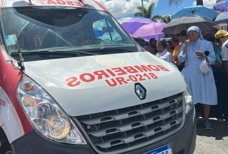 Caminhada-do-Perdao-2025-Igreja-dos-Capuchinhos-ft-Gabriel-Goncalves-acorda-cidade-Dom-zanoni-passa-mal1