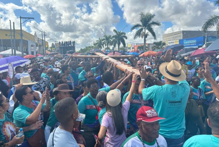 Caminhada-do-Perdao-2025-Igreja-dos-Capuchinhos-ft-Gabriel-Goncalves-acorda-cidade-Terco