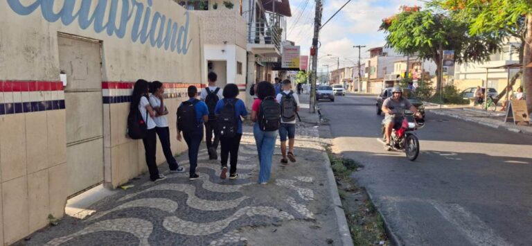 Estudantes-do-Colegio-Assis-ft-paulo-jose-acorda-cidade-1
