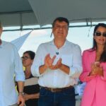 Foto-JL-POLITICA-Prefeito-Andre-Graca-entre-o-ministro-Marcio-Macedo-e-a-primeira-dama-de-Estancia-Claudia-Trindade-missao-nobre