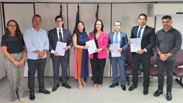 Representantes-do-municipio-e-dos-tres-orgaos-assinaram-o-documento-esta-semana-foto-divulgacao-