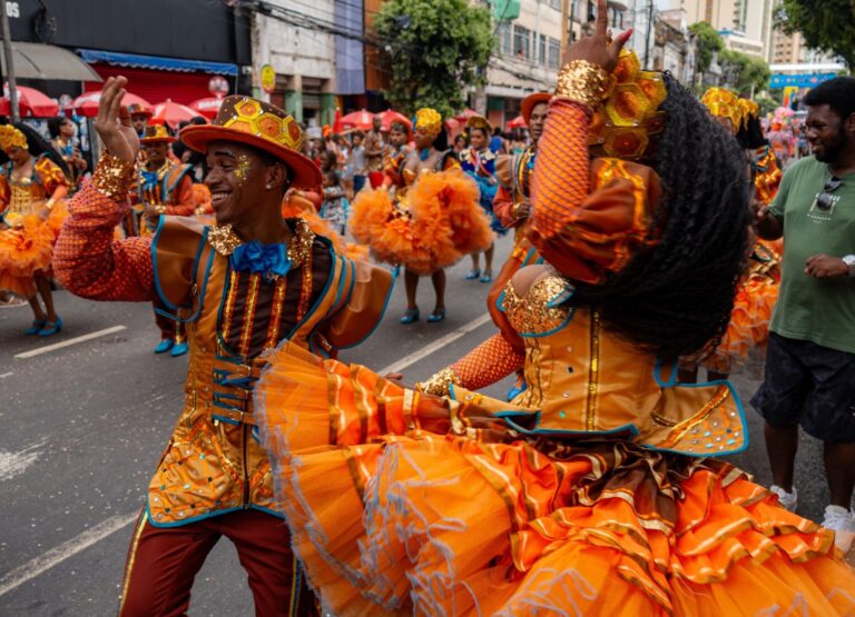 Sao-Joao-de-Santo-Antonio-de-Jesus-surpreende-os-folioes-com-apresentacao-de-quadrilha-no-Campo-Grande-3