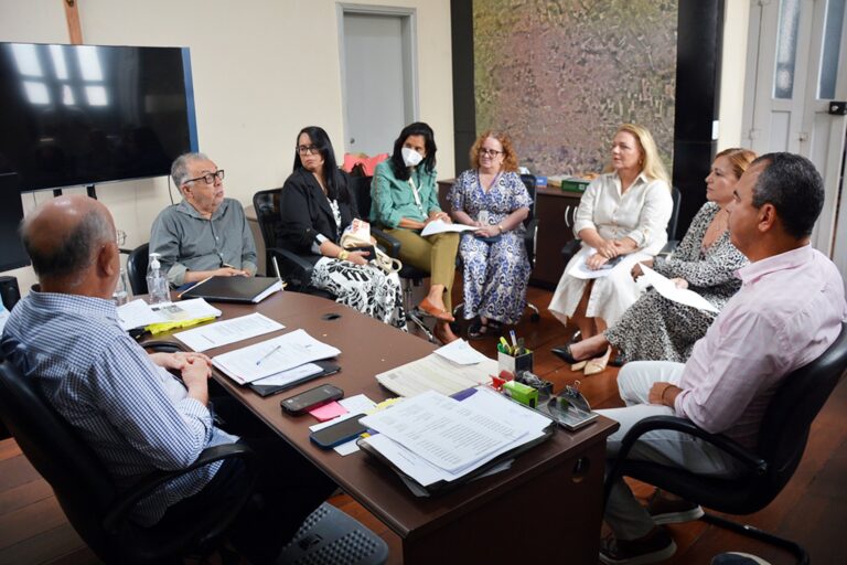 Visita-da-Reitora-da-UEFS-para-tratar-sobre-a-FLIFS-2025-Foto-ACM-12